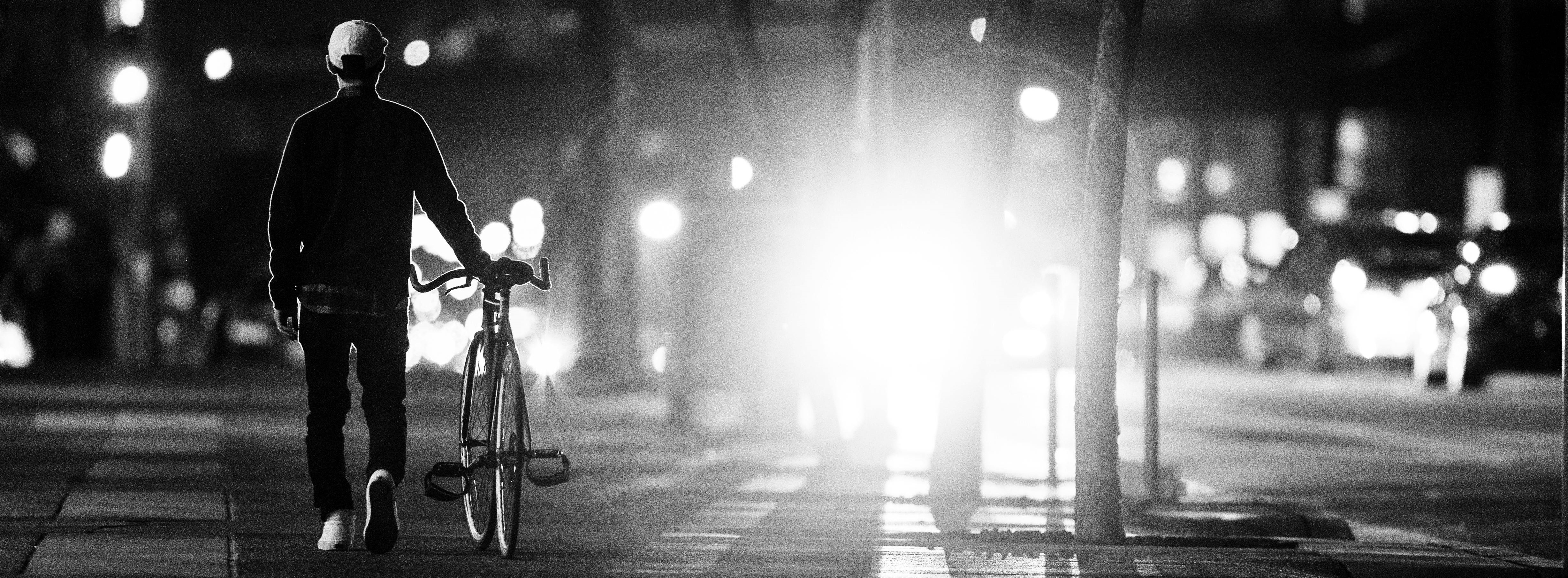 vulnerable road user blog header with cyclist crossing road